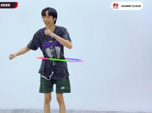 Peserta Esports X Talent 2022 Ditantang Main Hulahoop, Bisa Nggak Ya?