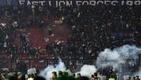 Tragedi Kanjuruhan pecah usai laga antara Arema FC kontra Persebaya pada 1 Oktober 2022. AFP via Getty Images/STR.
