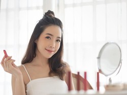 5 Tren Makeup Viral di TikTok Sepanjang 2023