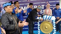 Bukan tanpa alasan Demokrat Tangsel menyemarakkan Pembukaan Pendaftaran Bacaleg ini dengan pertunjukan seni dan budaya Nusantara. Ini merupakan komitmen Partai Demokrat yang ingin menjadikan pemilu 2024 sebagai pesta rakyat yang menggembirakan.