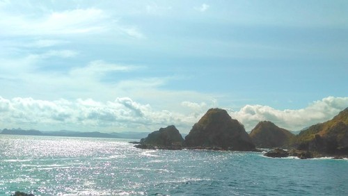 Keindahan alam Pantai Telawas Lombok, Minggu (2/10/2022).