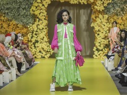 10 Karya Ayu Dyah Andari x Batik Trusmi Sambut Hari Batik Nasional 2022