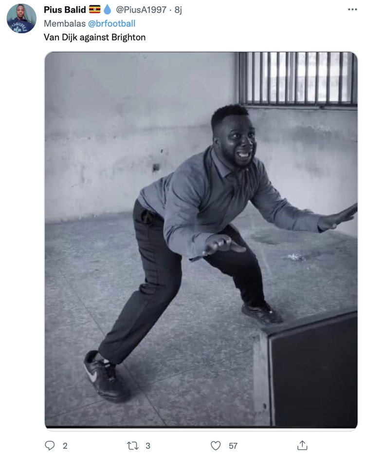Meme Virgil van Dijk iseng edit netizen mirip Harry Maguire karena penampilannya yang burusak saat membela Liverpool.