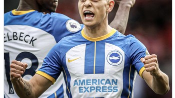 Gawang Alison dibobol tiga gol oleh satu nama saja, dia adalah Leandro Trossard. Foto: Twitter