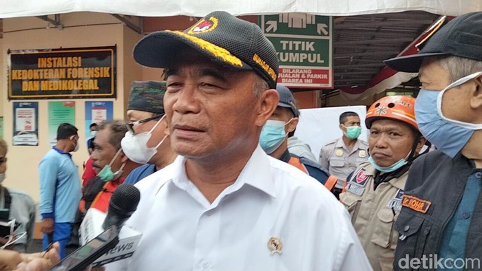 Menko PMK Muhajir Effendy di RSSA Malang