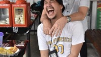 Lewat Instagramnya, Iwan Bule mengucapkan belasungkawa atas terjadinya tragedi tersebut. Lewat Instagramnya Iwan meman aktif mengunggah berbagai momennya saat menjabat sebagai ketua PSSI. Foto: Instagram @mochamadiriawan84