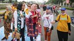 Parade Batik Meriahkan Car Free Day di Bundaran HI
