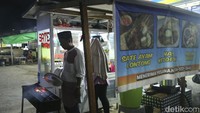 Perlu diakui selama seminggu tim Tapal Batas detikcom berada di Jagoi Babang, nampak terlihat sejumlah peluang bisa dimanfaatkan oleh banyak orang untuk membuka usaha di kawasan tersebut. Untuk kuliner makanan pokok misalnya, bisa dikatakan pilihan makanan di kawasan Jagoi Babang tergolong sedikit. Sekalipun ingin mendapatkan pilihan makanan yang lebih banyak harus ke Seluas.  
