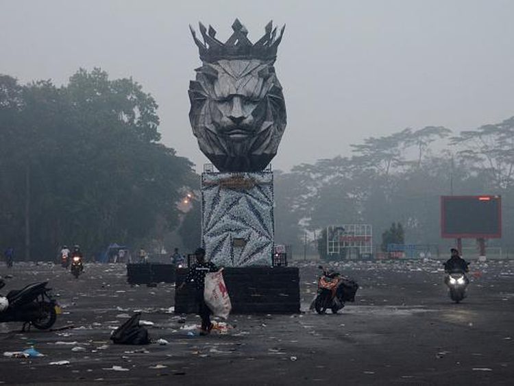 Foto-foto Tragedi Kanjuruhan yang Tewaskan Ratusan Orang
