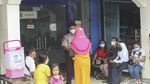Potret Warga Seluas Cairkan Dana Program Indonesia Pintar