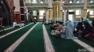 Sempat Bikin Heboh, Komunitas MUA Ikuti Ngaji di Masjid Agung Ciamis