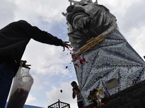 Kesaksian Pelatih Arema FC: Korban Meninggal di Pelukan Pemain