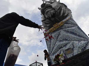 Sesepuh Aremania ke Bonek: Damai, Yuk!
