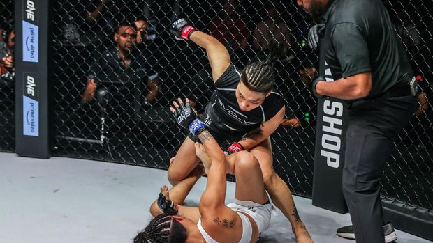 Xiong Jing Nan kalahkan Angela Lee di ONE Fight Night 2