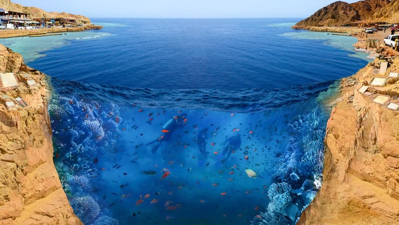1243710100 Famous diving site - Blue Hole in Egypt, where more than 100 divers died