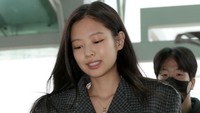 Jennie tengah bersiap untuk terbang ke lokasi agenda resminya. (Foto: Han Myung-Gu/WireImage)  