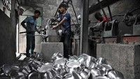 Menurut data Bangladesh Bureau of Statistics (BBS) terjadi pengurangan jumlah pekerja anak-anak sebesar 50% dari 2003 hingga 2013.
