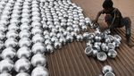 Banting Tulang Anak-anak Bangladesh di Pabrik Aluminium