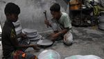 Banting Tulang Anak-anak Bangladesh di Pabrik Aluminium
