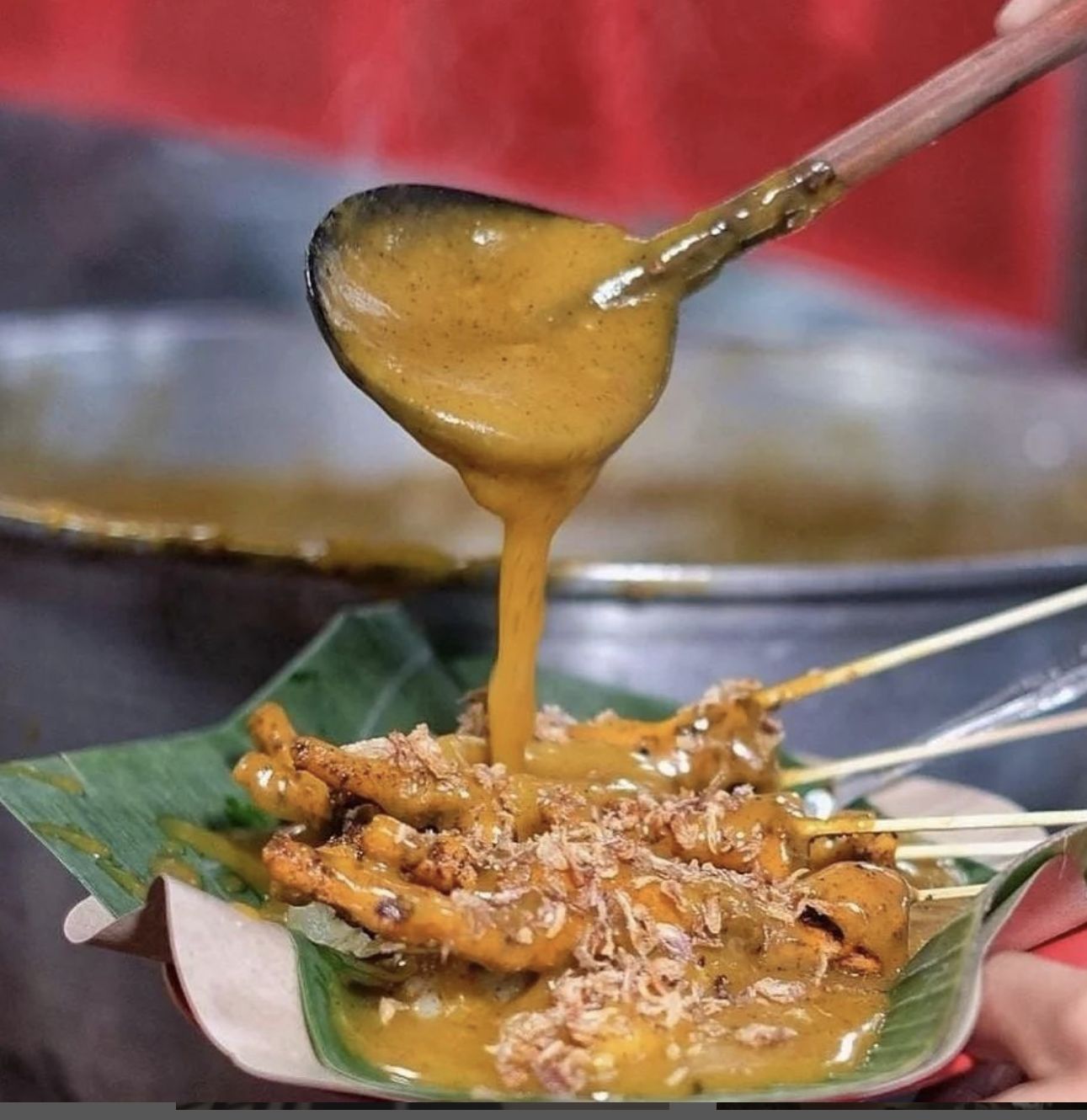 Anji ketemu penjual sate padang miripnya