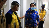 Menteri Pekerjaan Umum dan Perumahan Rakyat (PUPR) Basuki Hadimuljono meninjau Rumah Susun ASN BPKP di Kupang yang telah rampung dan dihuni sejak diresmikan pada Juli 2022 lalu.