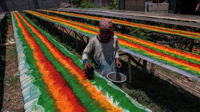 Buat yang Belum Pernah Lihat, Nih Proses Bikin Batik Tradisional