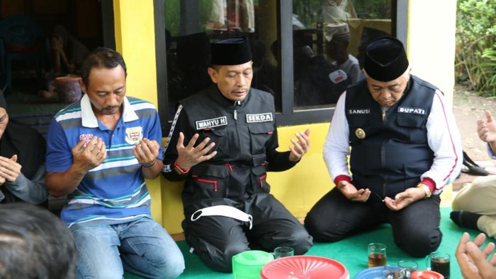 Bupati Malang bertakziah ke rumah korban tragedi Kanjuruhan