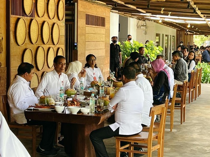 Cerita Pemilik Restoran di Saumlaki Dipercaya ‘Goyang Lidah’ Jokowi