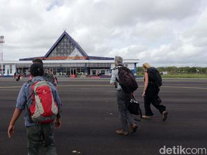 Geliat Bandar Udara Mathilda Batlayeri