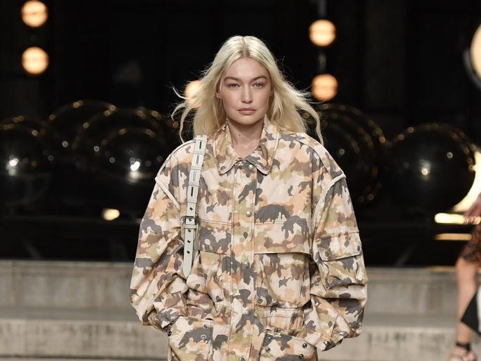 NEW YORK, NEW YORK - OCTOBER 09: Gigi Hadid is seen attending Bella Hadids birthday party at Lucalis on October 09, 2022 in New York City. (Photo by Gotham/GC Images)