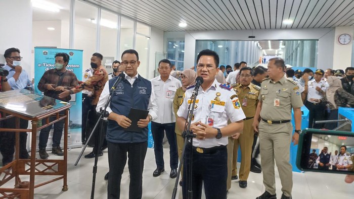 Gubernur DKI Jakarta Anies Baswedan resmikan Pelabuhan Muara Angke (Wildan/detikcom)