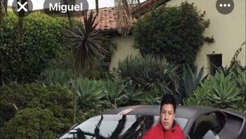 Demi media sosial. Foto: Boredpanda