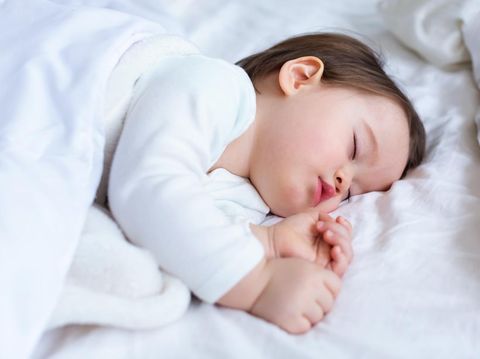 Ilustrasi Kapan Waktu Tepat Ajarkan Anak Sleep Training?