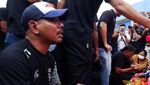 Tangisan Pemain Arema Fc Pecah Saat Tabur Bunga di Stadion Kanjuruhan