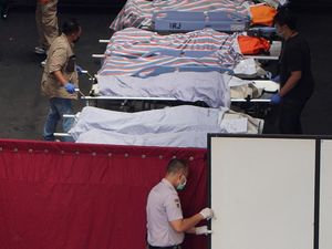 2 Korban Tragedi Kanjuruhan Diautopsi dengan Ekshumasi, Apa Itu?