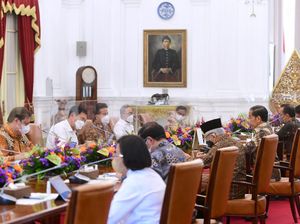 Jokowi Colek Luhut soal Investasi: Persoalan Sekecil Apapun Selesaikan