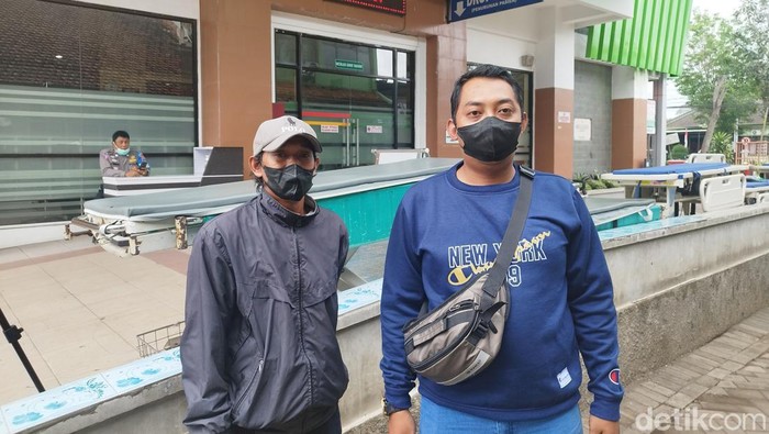 Keluarga aremania di RSUD Kanjuruhan