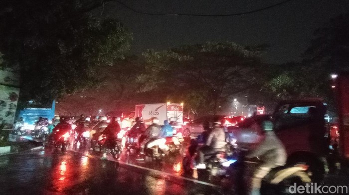 Kemacetan di Jalan Soekarno-Hatta Bandung.