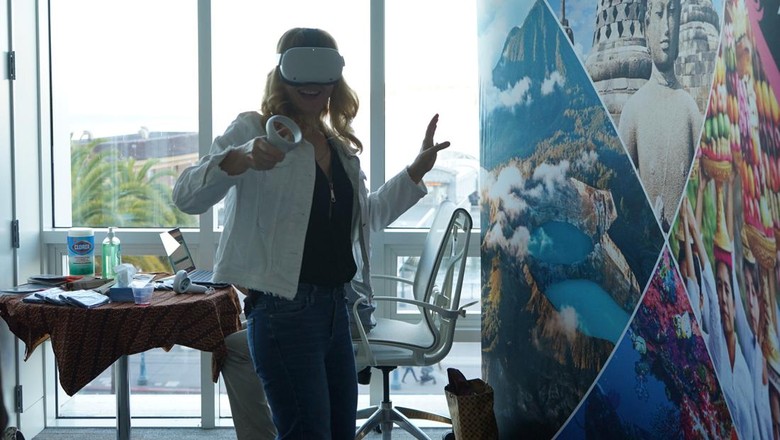 KJRI San Francisco AS membuat orang bisa berwisata secara virtual ke berbagai destinasi menarik di Indonesia menggunakan teknologi Virtual Reality (VR) Meta Quest.