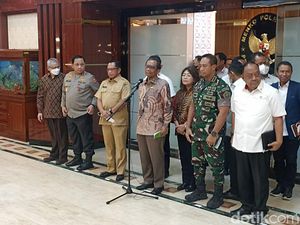 Mahfud: Menpora Segera Panggil PSSI dan Panpel Terkait Tragedi Kanjuruhan!
