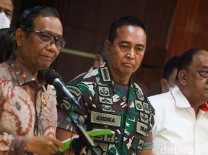 Buntut Tragedi Kanjuruhan, Mahfud Desak PSSI Ikuti Aturan FIFA