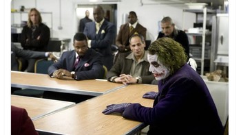 Meme para manajer Liga Inggris meeting khusus untuk mencari cara menghentikan Haaland. Foto: Twitter