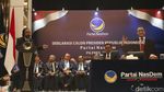 Momen Surya Paloh Peluk Erat Calon Presiden Anies Baswedan