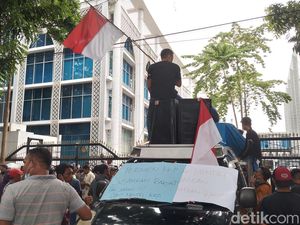 Nelayan Demo di DPRD Sumut Tolak Peraturan Menteri KKP Soal Kepiting Bakau