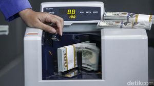 Ssst... Dolar AS Tembus Rp 15.700-an di Beberapa Bank