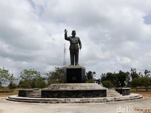 Patung Soekarno Hiasi Lanskap Kepulauan Tanimbar