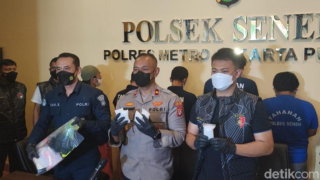 Polisi Bekuk Komplotan Bandar Narkoba di Jakpus, 555 Gram Sabu Disita