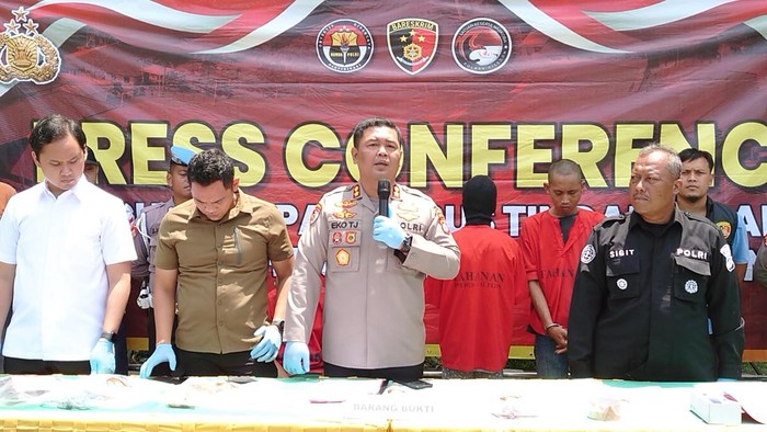 Polisi Tangkap Begal Taksi Online di Cilegon.