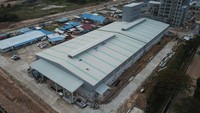Pembangunan pabrik ini sendiri dikerjakan oleh konsorsium PT Wijaya Karya (Persero) - SEDIN Engineering di atas lahan seluas ± 6 (enam) hektar. 