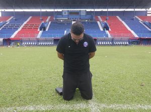 Pelatih Arema Kritik Polisi di Tragedi Kanjuruhan: Melampaui Batas!